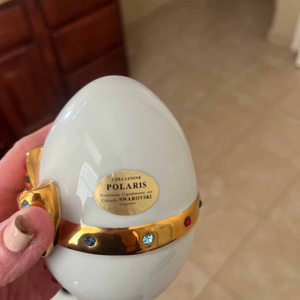 Capodimonte Polaris Egg Figurine with Swarovski Crystals, 24K Gold - Picture 12 of 16